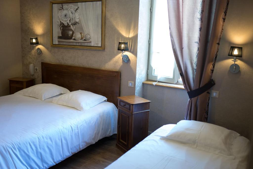 Hotel Restaurant Le Moulin De Saint Verand ภายนอก รูปภาพ