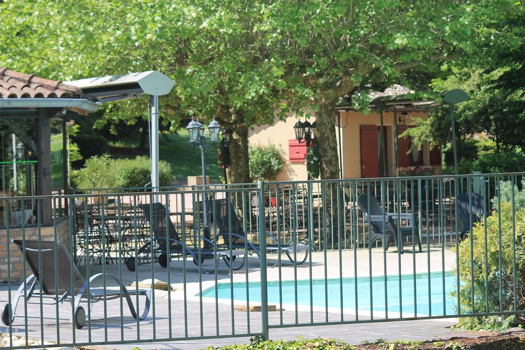 Hotel Restaurant Le Moulin De Saint Verand ภายนอก รูปภาพ