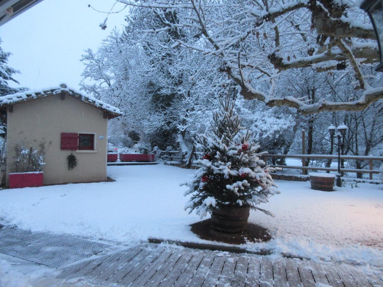 Hotel Restaurant Le Moulin De Saint Verand ภายนอก รูปภาพ